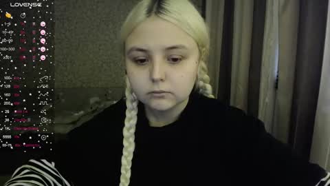 Snapshot of vendymories chatting on October 6, 4:54 am eva 3 online show from October 6, 4:54 am