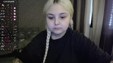 Snapshot of vendymories chatting on October 10, 8:24 am eva 3 online show from October 10, 8:24 am