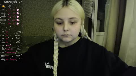 Snapshot of vendymories chatting on October 12, 8:52 pm eva 3 online show from October 12, 8:52 pm