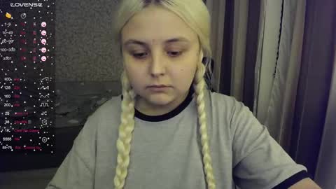 Snapshot of vendymories chatting on October 13, 11:38 pm eva 3 online show from October 13, 11:38 pm