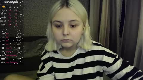 Snapshot of vendymories chatting on October 25, 11:10 pm eva 3 online show from October 25, 11:10 pm