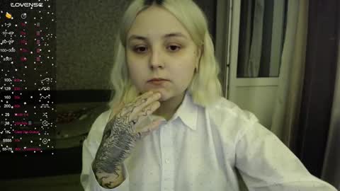 Snapshot of vendymories chatting on October 26, 8:48 pm eva 3 online show from October 26, 8:48 pm