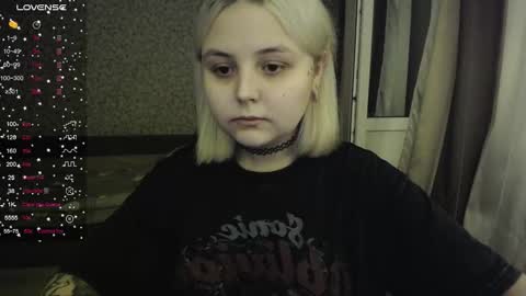 Snapshot of vendymories chatting on November 8, 2:01 am eva 3 online show from November 8, 2:01 am