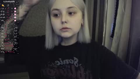 Snapshot of vendymories chatting on November 11, 5:51 am eva 3 online show from November 11, 5:51 am