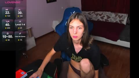 veneradi615 online show from December 14, 7:14 pm