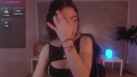 venuss online show from September 24, 1:47 pm