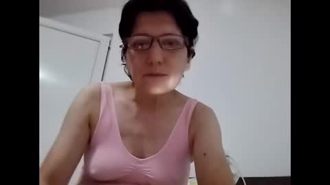 Snapshot of vera_elle chatting on September 25, 4:32 pm Vera online show from September 25, 4:32 pm