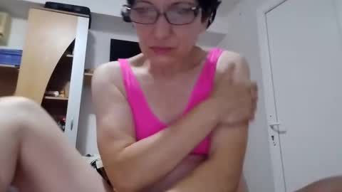 Snapshot of vera_elle chatting on October 6, 11:24 pm Vera online show from October 6, 11:24 pm