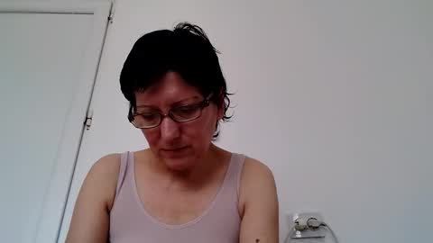Snapshot of vera_elle chatting on November 6, 8:04 am Vera online show from November 6, 8:04 am