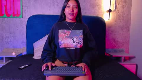 Verah Fox online show from November 17, 1:17 pm