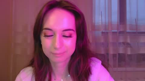 Una online show from October 19, 1:34 pm