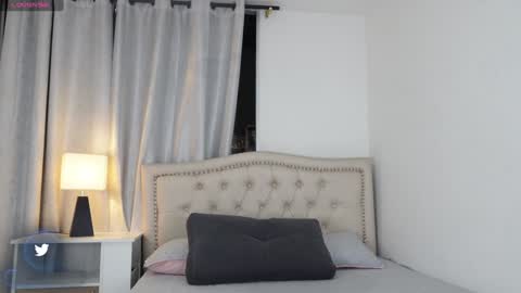 vero_cam online show from December 3, 11:13 pm