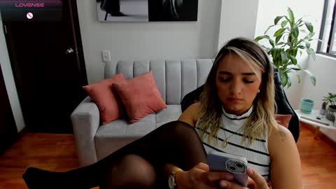 Catalina online show from February 5, 6:59 pm