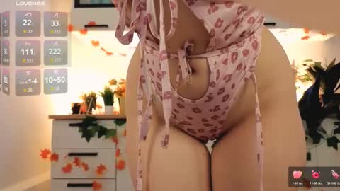 Snapshot of veronica_blush chatting on October 22, 12:16 pm VERONICA FOLLOW ME online show from October 22, 12:16 pm