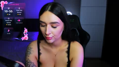 Veronica online show from November 9, 9:02 pm