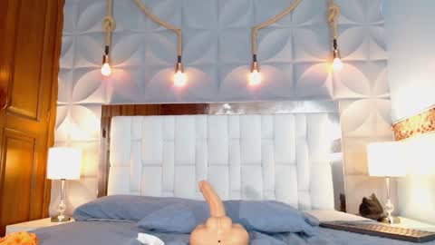 Veronica Robles online show from December 4, 7:56 pm