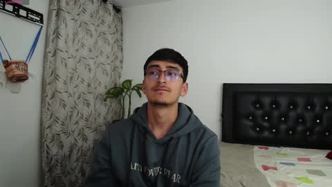 versatileguuy online show from September 22, 2:13 am