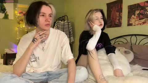 veryraretwins online show from September 26, 4:44 pm