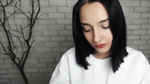 Snapshot of veryveryshygirl chatting on January 2, 1:49 am Ana online show from January 2, 1:49 am