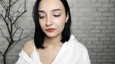 Snapshot of veryveryshygirl chatting on February 1, 2:13 pm Ana online show from February 1, 2:13 pm