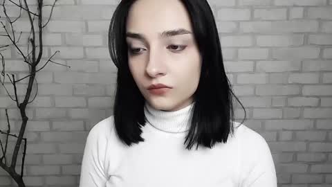 Snapshot of veryveryshygirl chatting on February 18, 8:49 am Ana online show from February 18, 8:49 am