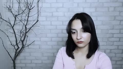 Snapshot of veryveryshygirl chatting on March 1, 12:34 pm Ana online show from March 1, 12:34 pm