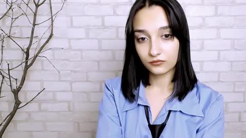 Snapshot of veryveryshygirl chatting on March 8, 5:43 pm Ana online show from March 8, 5:43 pm