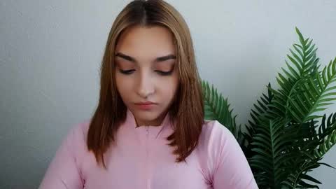 Snapshot of veryveryshygirl chatting on September 18, 12:18 pm Ana online show from September 18, 12:18 pm