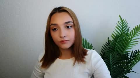 Snapshot of veryveryshygirl chatting on September 20, 7:09 am Ana online show from September 20, 7:09 am