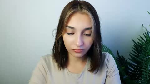 Snapshot of veryveryshygirl chatting on October 8, 1:09 pm Ana online show from October 8, 1:09 pm