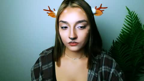 Snapshot of veryveryshygirl chatting on October 31, 6:42 pm Ana online show from October 31, 6:42 pm