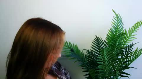 Snapshot of veryveryshygirl chatting on November 6, 9:10 am Ana online show from November 6, 9:10 am