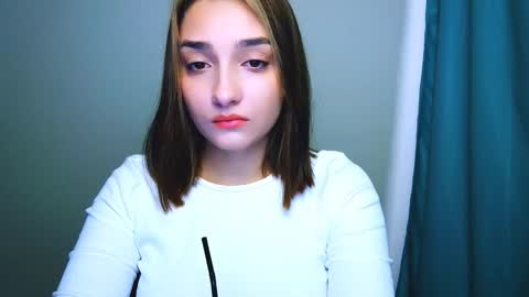 Snapshot of veryveryshygirl chatting on November 17, 1:17 pm Ana online show from November 17, 1:17 pm