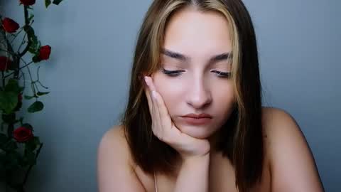 Snapshot of veryveryshygirl chatting on November 22, 1:21 pm Ana online show from November 22, 1:21 pm