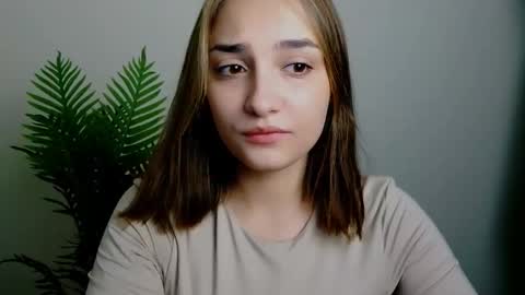 Snapshot of veryveryshygirl chatting on November 23, 2:17 pm Ana online show from November 23, 2:17 pm