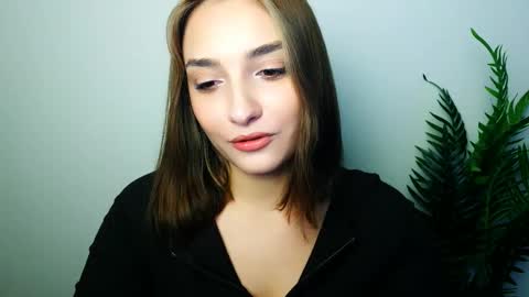 Snapshot of veryveryshygirl chatting on December 2, 6:19 am Ana online show from December 2, 6:19 am