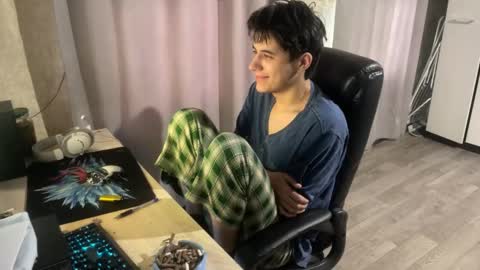 vialeras online show from November 3, 6:25 am