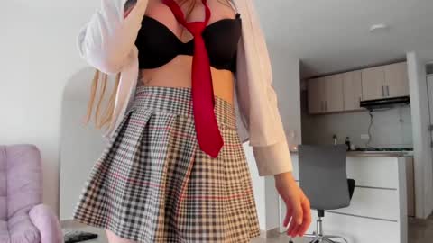 Snapshot of vianca_cruzz chatting on December 6, 3:22 pm Vianca Cruz online show from December 6, 3:22 pm