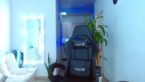 Ariana  online show from March 1, 8:42 pm