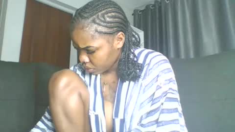 Snapshot of vibegoddess chatting on October 5, 6:12 am tasha online show from October 5, 6:12 am