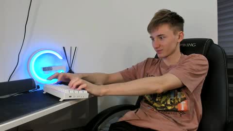 Snapshot of vibemygirl chatting on December 5, 10:12 am vibemygirl online show from December 5, 10:12 am