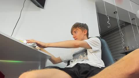 Snapshot of vibemygirl chatting on February 6, 4:14 pm vibemygirl online show from February 6, 4:14 pm