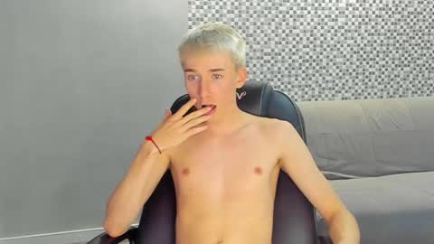 Snapshot of vibemygirl chatting on September 11, 2:06 pm vibemygirl online show from September 11, 2:06 pm