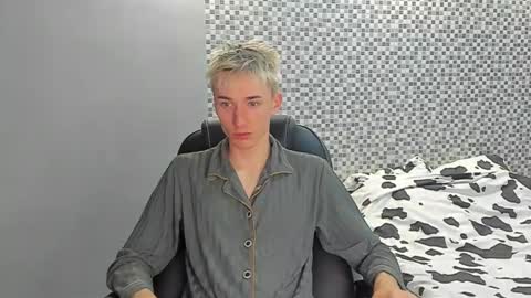 Snapshot of vibemygirl chatting on September 16, 12:06 pm vibemygirl online show from September 16, 12:06 pm