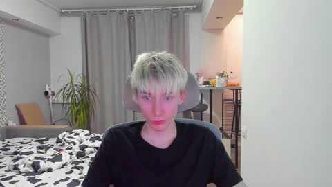 Snapshot of vibemygirl chatting on December 5, 12:03 pm vibemygirl online show from December 5, 12:03 pm