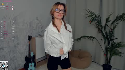 Mikky online show from December 28, 8:15 pm