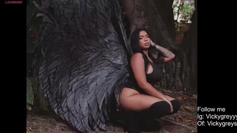 Snapshot of vickygrey1 chatting on November 4, 6:51 pm Vicky Greys online show from November 4, 6:51 pm