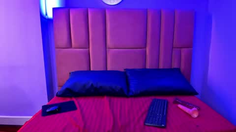 Vicky online show from December 21, 9:15 pm