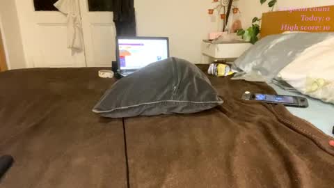 Victoria97 online show from December 4, 4:05 pm