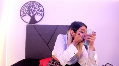 Victoria online show from November 5, 8:20 pm